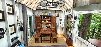 2 Romantic Island Cabins for 5 - Hot Tub Boat