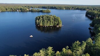 2 Romantic Island Cabins for 5 - Hot Tub Boat