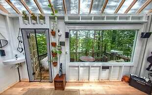 2 Romantic Island Cabins for 5 - Hot Tub Boat