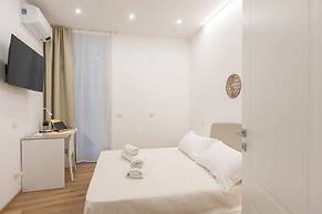 Colosseum Holidays - Three-bedroom Apartment