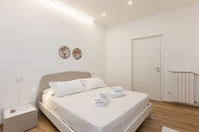 Colosseum Holidays - Three-bedroom Apartment