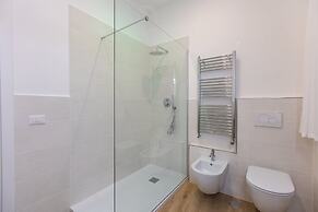 Colosseum Holidays - Three-bedroom Apartment