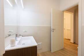 Colosseum Holidays - Three-bedroom Apartment