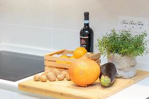 Colosseum Holidays - Three-bedroom Apartment