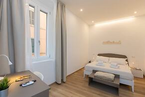 Colosseum Holidays - Three-bedroom Apartment