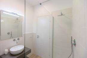 Colosseum Holidays - Three-bedroom Apartment