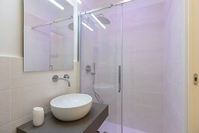 Colosseum Holidays - Three-bedroom Apartment