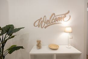 Colosseum Holidays - Three-bedroom Apartment