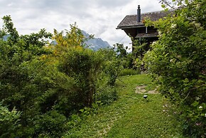 5 BR Gstaad Paradise View Chalet With Outdoor Jacuzzi