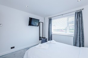 Modern 1BR Apartment in Whitefield