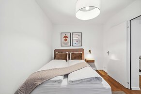 Modern 2 Bdr-flat top Location