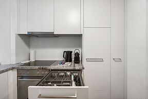 Modern 2 Bdr-flat top Location