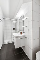 Modern 2 Bdr-flat top Location