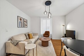 Modern 2 Bdr-flat top Location