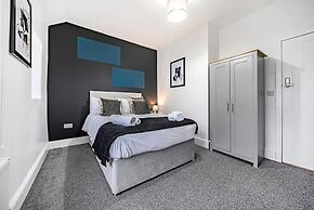 Modern Affordable Home - Contractors Leisure