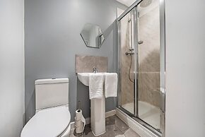 Modern Affordable Home - Contractors Leisure