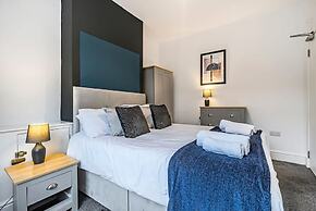 Modern Affordable Home - Contractors Leisure