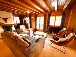 Modern 3 Br Duplex With Huge Panoramic Alps Views