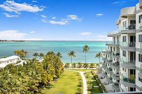 4 Bedroom Cable Beach Condo With Balcony