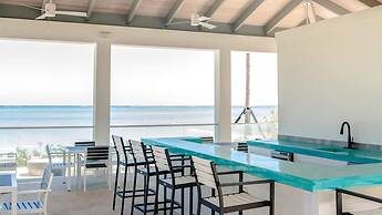 4 Bedroom Cable Beach Condo With Balcony