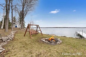 Long Lake Escape in Alpena