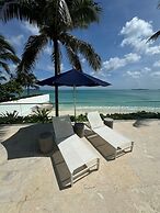Cable Beach Condo Large Private Patio With BBQ