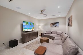 Aqualina 1101 Penthouse