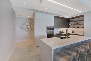 Beachfront 3 Bedroom Luxury Residence