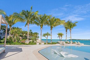 Beachfront 3 Bedroom Luxury Residence