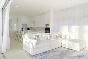 Lilypad Luxurious Cliffside Villa With Stunning Sea Views