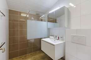 Centrally Placed ski in out Apartment Next to Lift