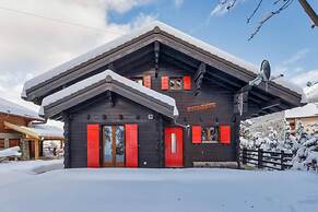 Chalet Les Jeunes - 8 Pax Swiss Ski Chalet
