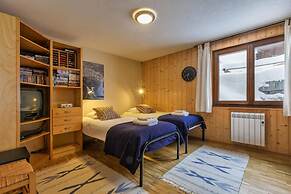 Chalet Les Jeunes - 8 Pax Swiss Ski Chalet