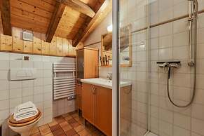 Chalet Les Jeunes - 8 Pax Swiss Ski Chalet