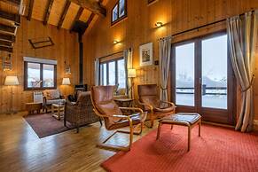 Chalet Les Jeunes - 8 Pax Swiss Ski Chalet