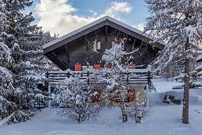 Chalet Les Jeunes - 8 Pax Swiss Ski Chalet