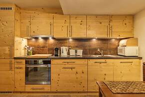 Beautiful Apartment Under Owners Chalet