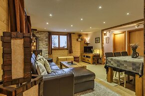 Beautiful Apartment Under Owners Chalet