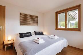 La Taniere Cozy Chalet With Incredible Views and Parking