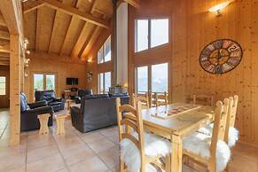 La Taniere Cozy Chalet With Incredible Views and Parking