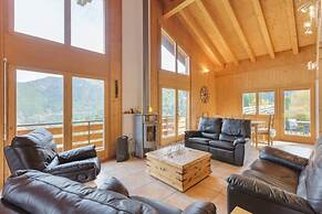 La Taniere Cozy Chalet With Incredible Views and Parking