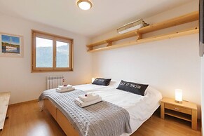 La Taniere Cozy Chalet With Incredible Views and Parking