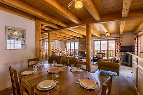 Luxury 10 pax Chalet With Incredible Views Garage