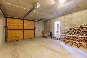 Luxury 10 pax Chalet With Incredible Views Garage