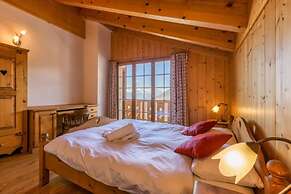 Luxury 10 pax Chalet With Incredible Views Garage