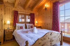 Luxury 10 pax Chalet With Incredible Views Garage