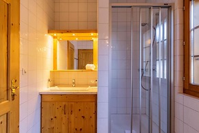 Luxury 10 pax Chalet With Incredible Views Garage