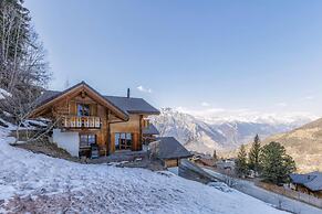 Luxury 10 pax Chalet With Incredible Views Garage