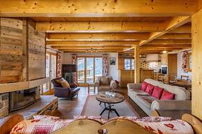 Luxury 10 pax Chalet With Incredible Views Garage