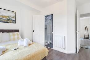 Charming 2 Bed-ensuites Fast Wi-fi